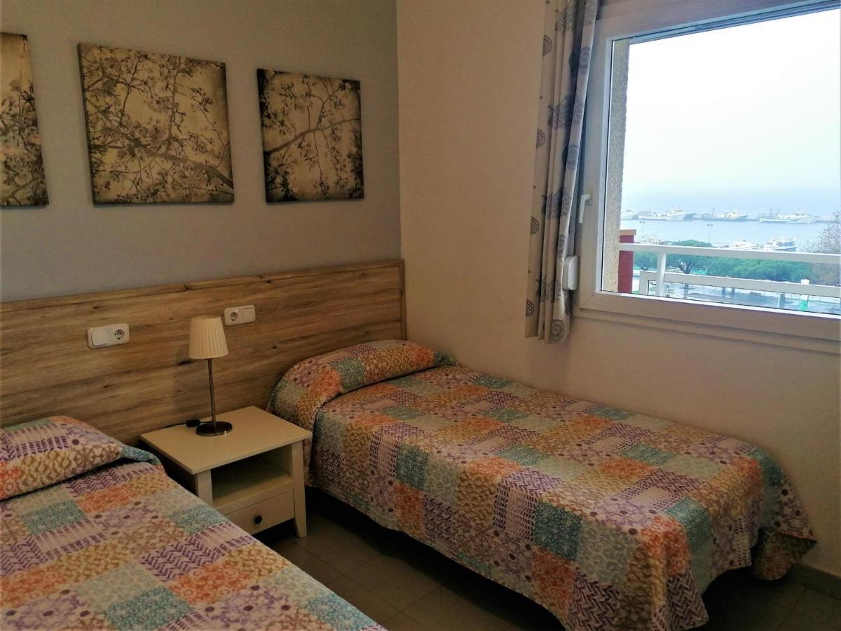 2166 Rocmar 1 4-C, Excelente Situacion Frente Al Puerto Pesquero Y Con Vista A La Bahia. Gran Terraza. Gran Parking Publico Delante. - Es-258-30 Διαμέρισμα Ρόζες Εξωτερικό φωτογραφία