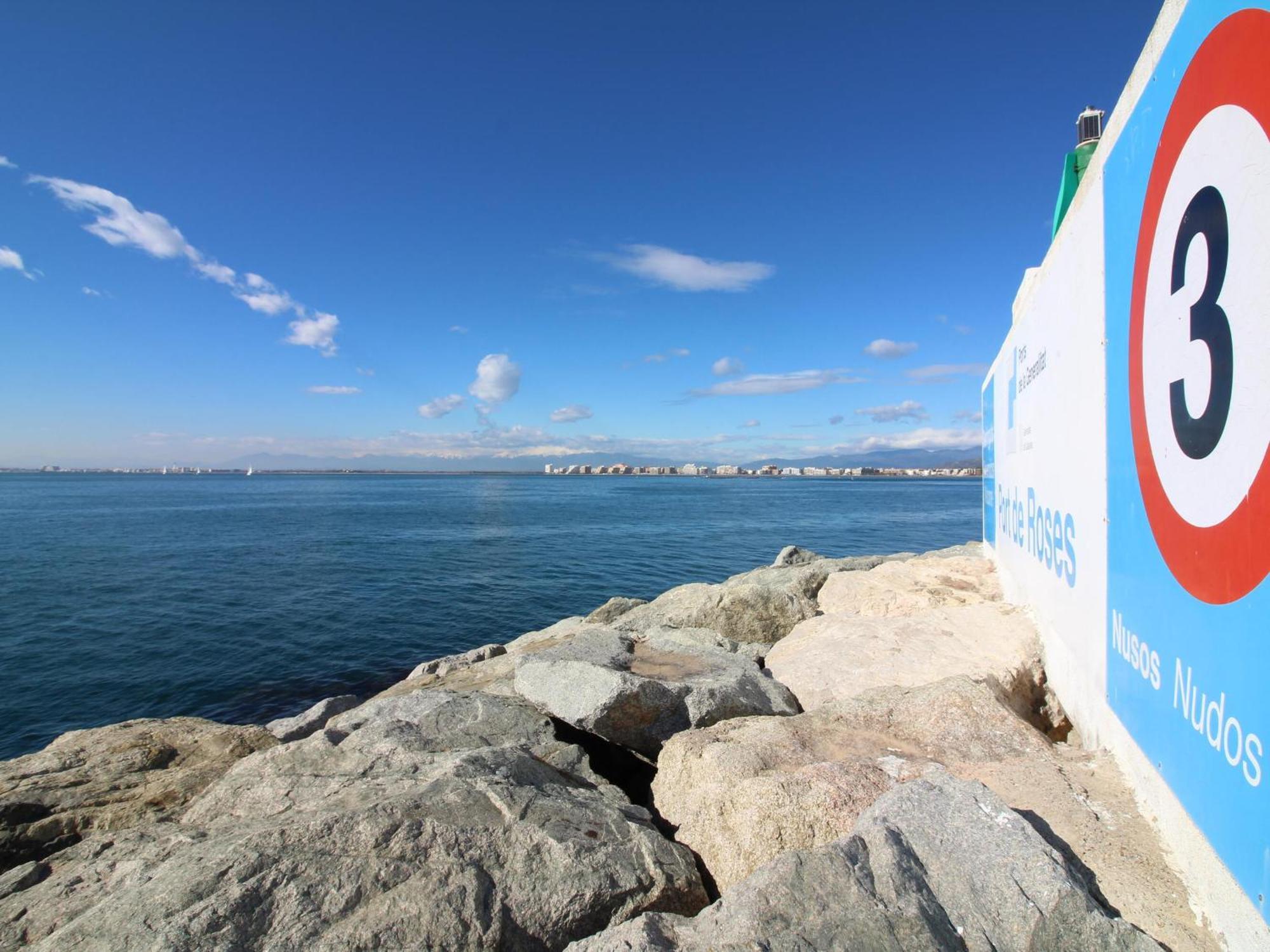 2166 Rocmar 1 4-C, Excelente Situacion Frente Al Puerto Pesquero Y Con Vista A La Bahia. Gran Terraza. Gran Parking Publico Delante. - Es-258-30 Διαμέρισμα Ρόζες Εξωτερικό φωτογραφία
