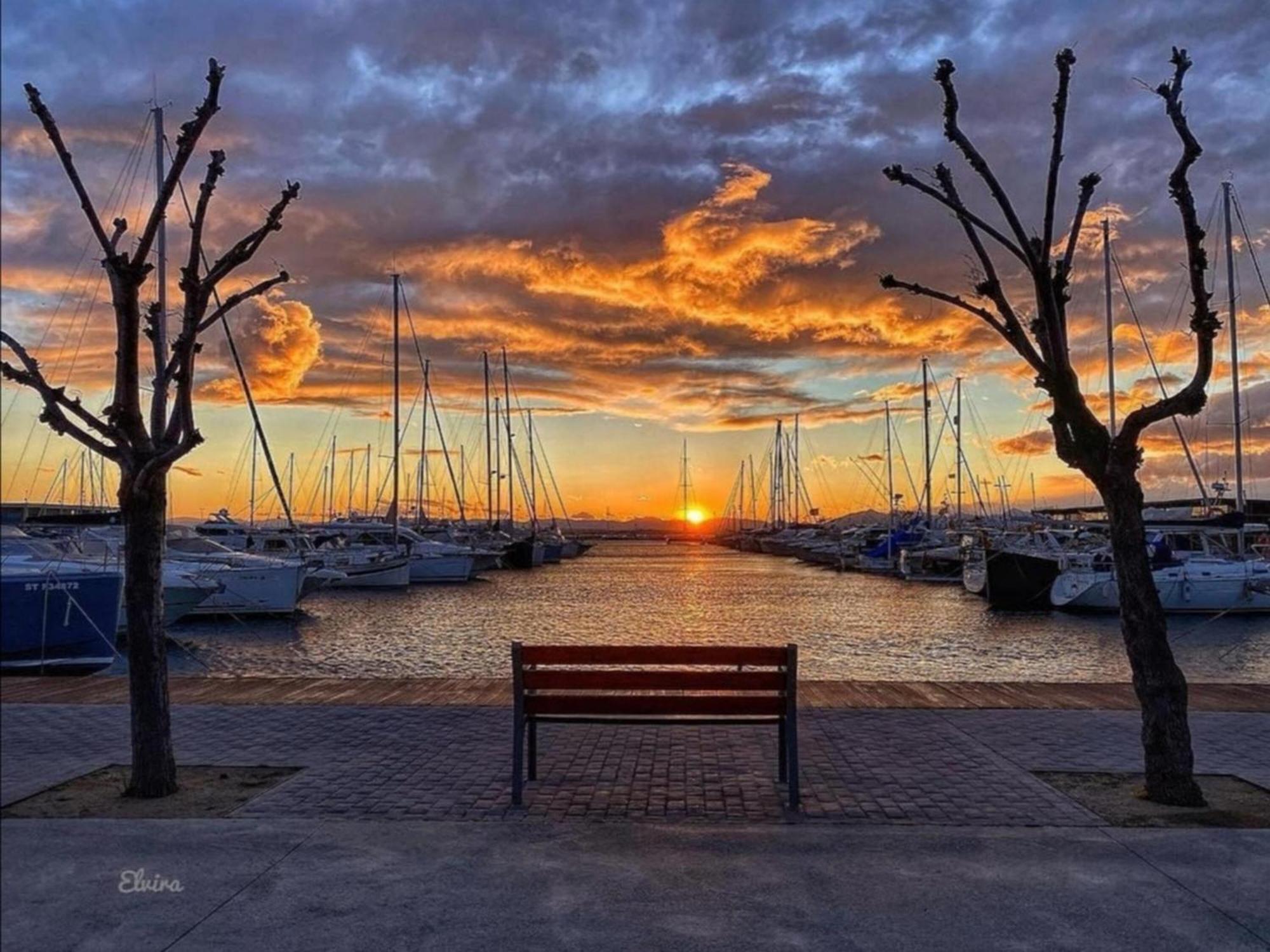 2166 Rocmar 1 4-C, Excelente Situacion Frente Al Puerto Pesquero Y Con Vista A La Bahia. Gran Terraza. Gran Parking Publico Delante. - Es-258-30 Διαμέρισμα Ρόζες Εξωτερικό φωτογραφία